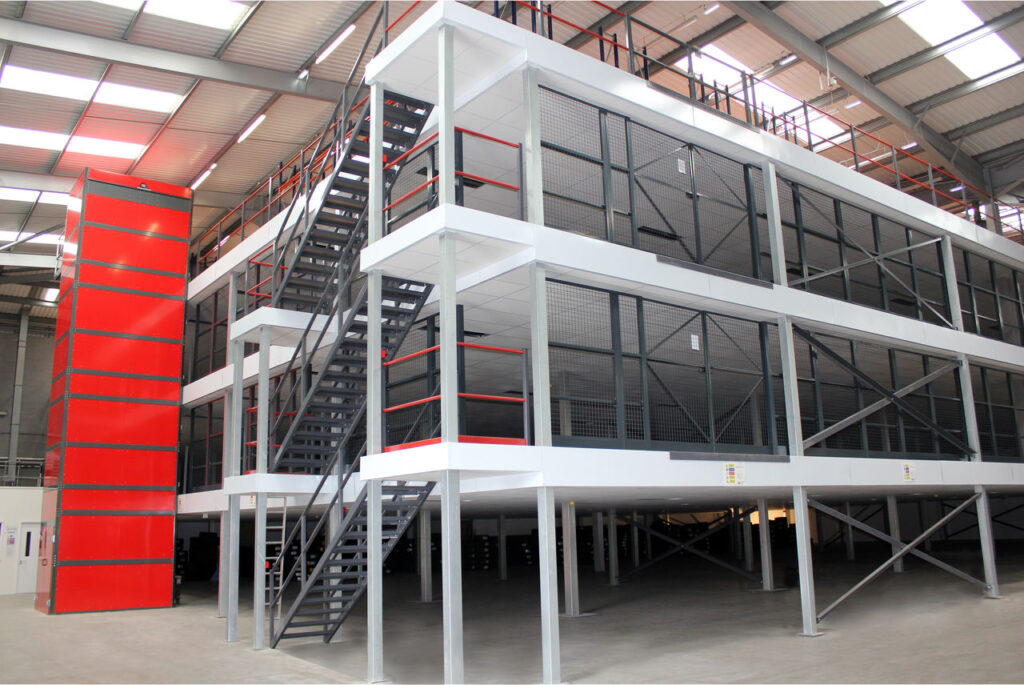 Mezaninos modulares: como funcionam e quando utilizar